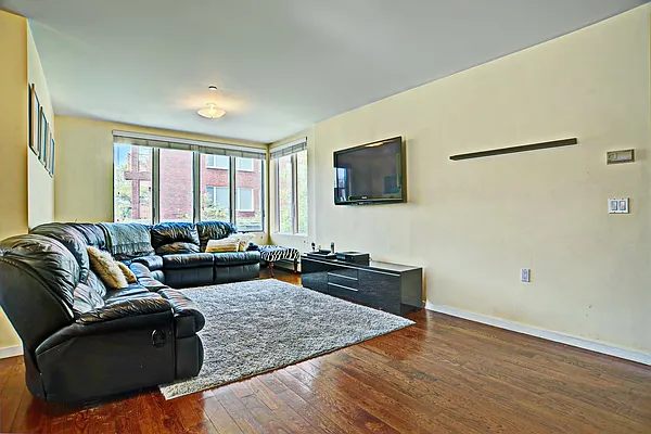 Sold by Ilite Realty Inc | media 10