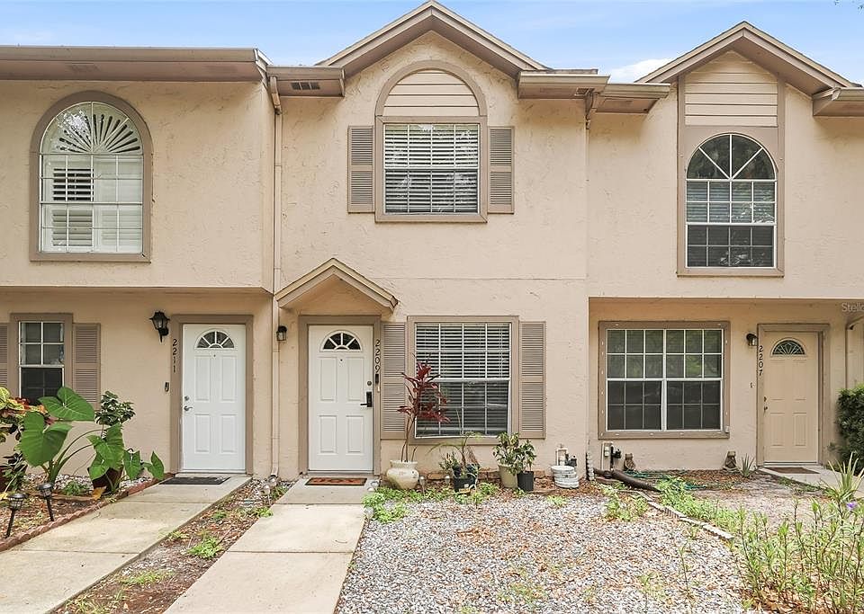 1st image of 2209 Fletchers Point Cir
