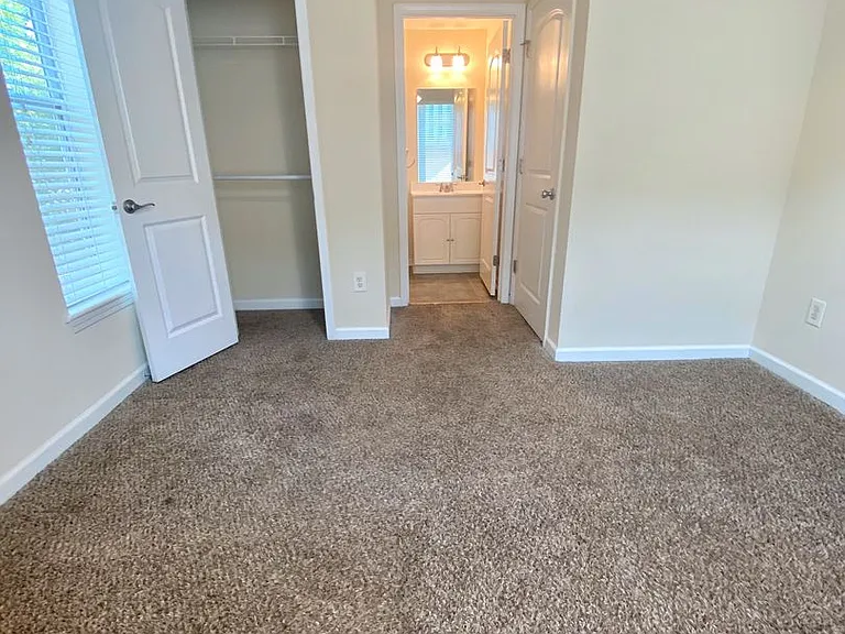 11 Maverick Dr — Photo 135