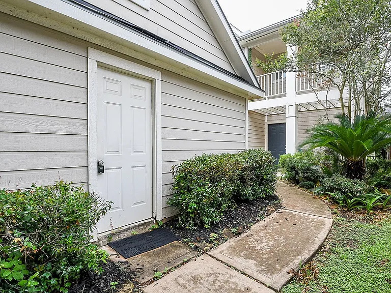 5830 Silver Oak — Photo 3