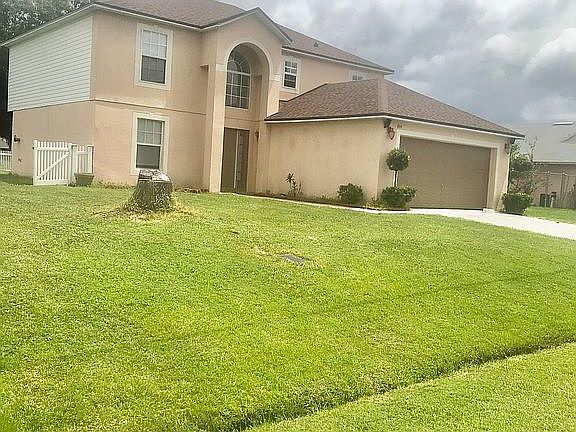 3rd image of 844 Nelson Dr