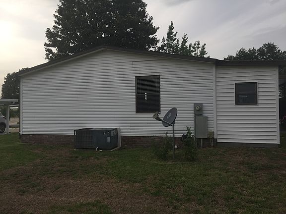 2nd image of 670 Rainbow Blvd