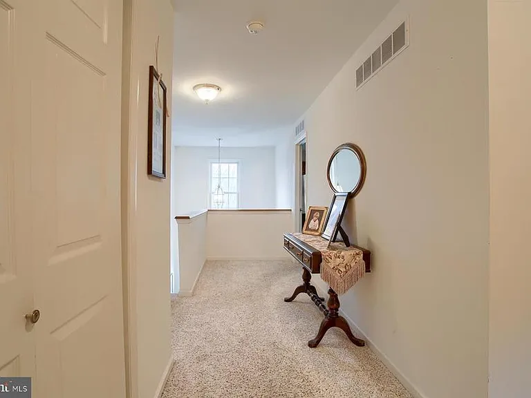 59 Keefer Way — Photo 1