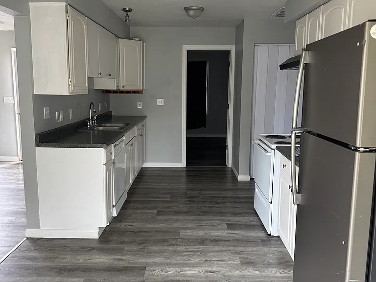 620 Fremont St — Photo 16