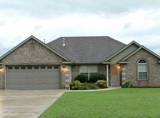 2434 Harris Dr, Fayetteville, AR 72701