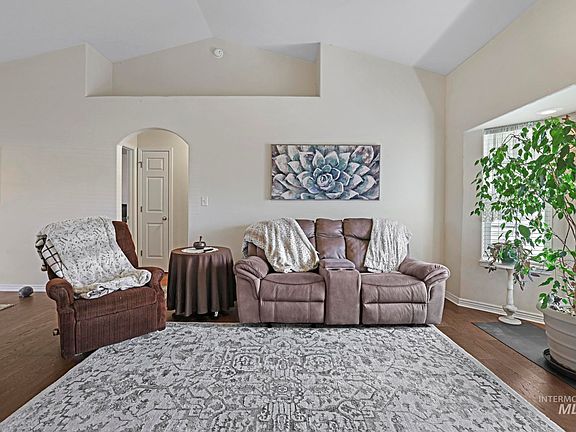 4th image of 2833 Deaun Ave