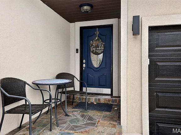 5th image of 490 Electra Dr