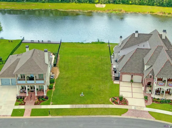 13032 W Waterside Dr, Baton Rouge, LA 70818