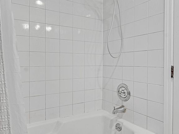 2nd image of 1501 N North Park Ave #1
