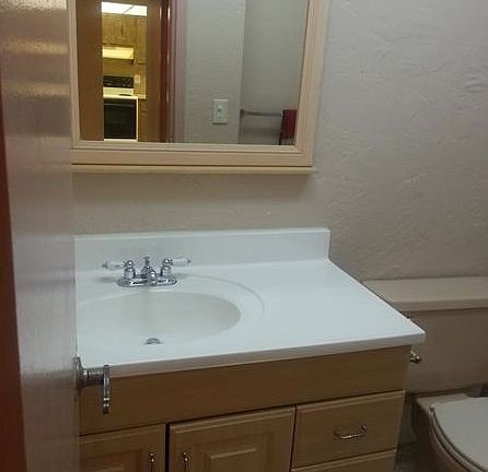 1/2 BATH