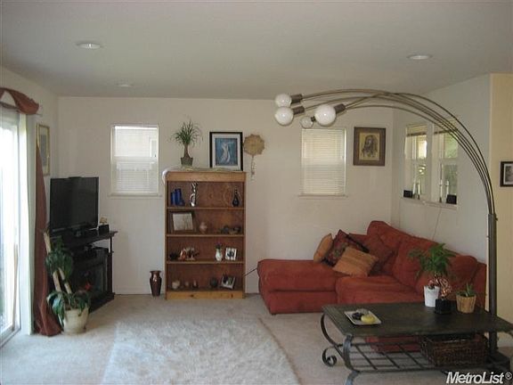 4th image of 2211 Mogan Ave