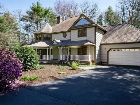 35 Woodlot Rd, Amherst, MA 01002