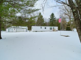 526 W Partridge Ln, Luther, MI 49656