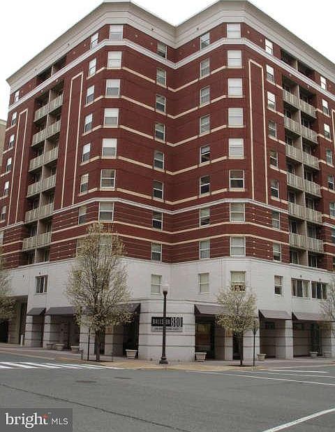 1st image of 880 N Pollard St APT 627
