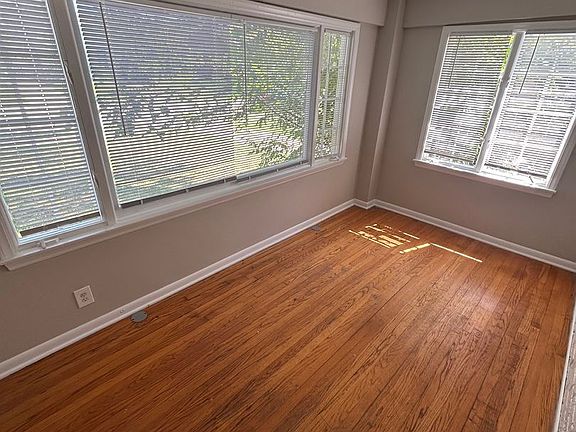 4th image of 5424-5426 Harrison St #2B-1BA-1234SQFT