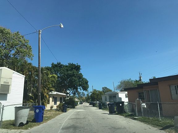 4th image of 2298 NE 136th St