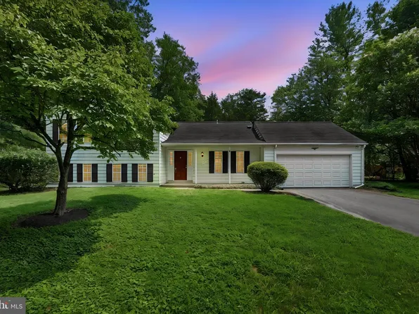 3103 Honda Rd, Oakton, VA 22124