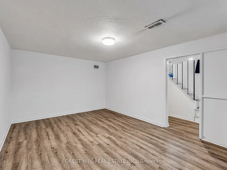 5 Woodenhill Ct #BASEMENT — Photo 8