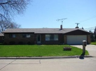 32934 Winnie Ave, Warren, MI 48093