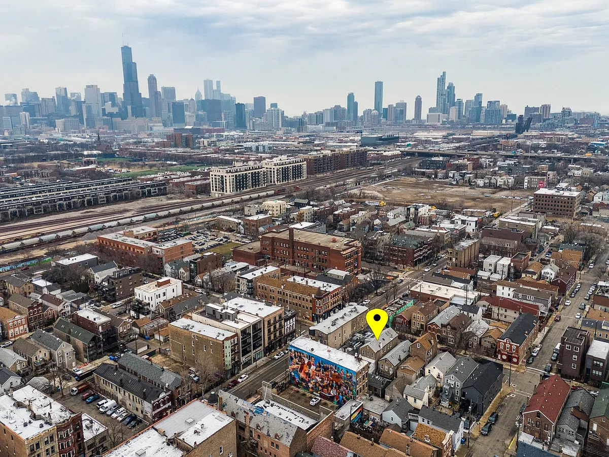 Building Photo - 1806 S Carpenter St #2