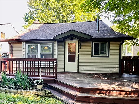 3rd image of 5746 Beech Dr