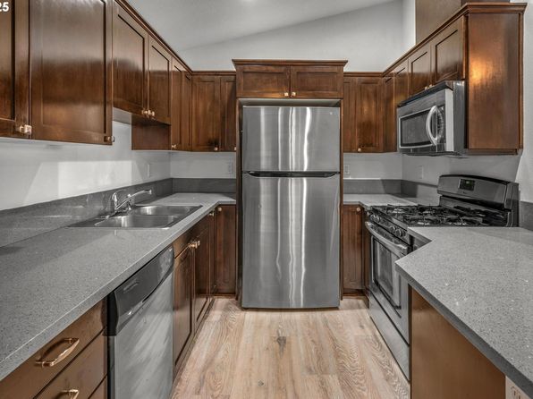 salem-oregon-2101567058 picture