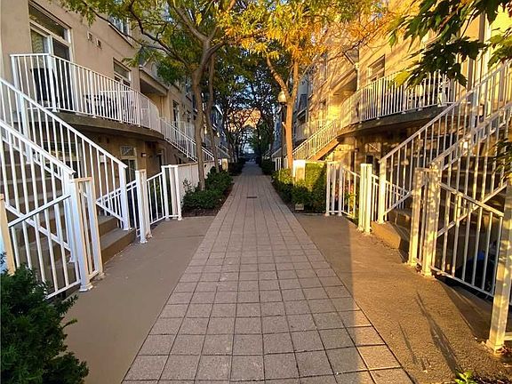 5th image of 28 Stadium Rd #178