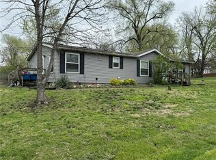 101 N Petroleus St, Paola, KS 66071