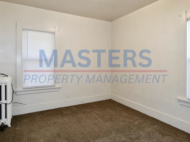 4113 N Lockwood Ave — Photo 17
