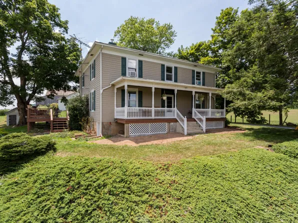 155 Yeago Ln, Middlebrook, VA 24459
