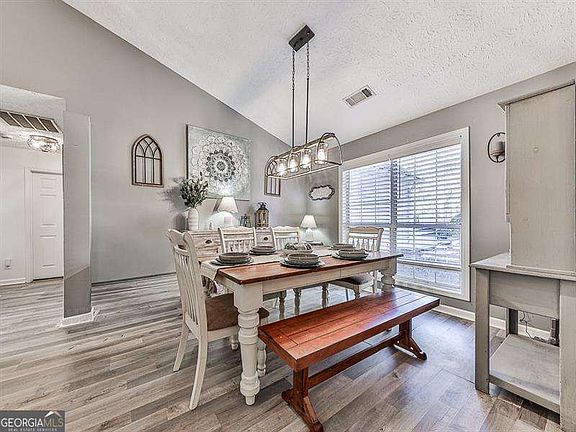 5th image of 162 Old Burnt Hickory Rd