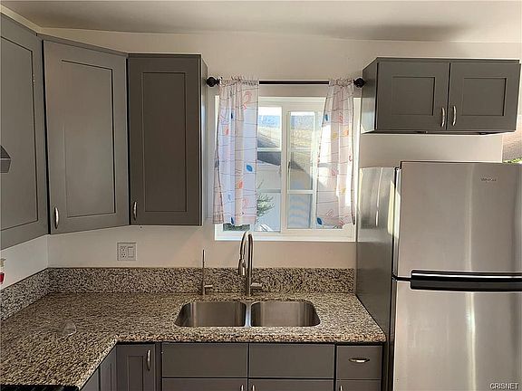 5th image of 7028 Variel Ave