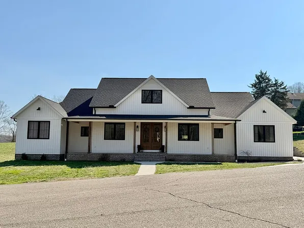 92 Spring St, Beverly, OH 45715