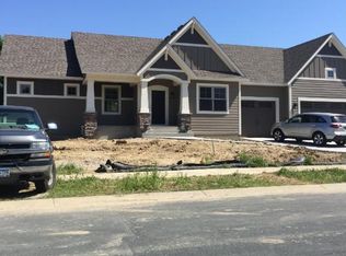 2909 Fairway Dr, Chaska, MN 55318