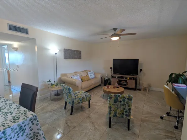 5300 Washington St APT T324, Hollywood, FL 33021