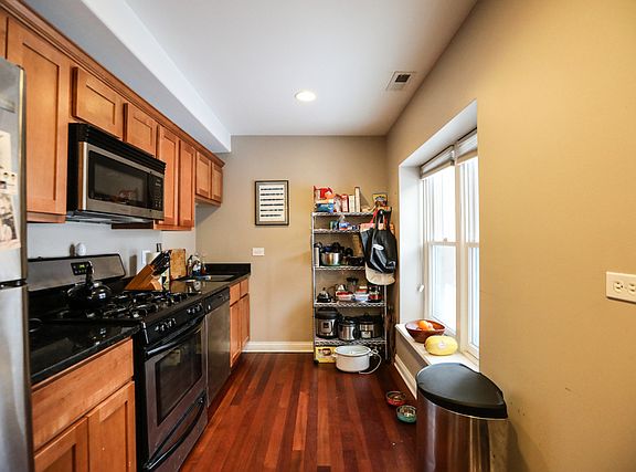 4th image of 2610 N Talman Ave APT 1