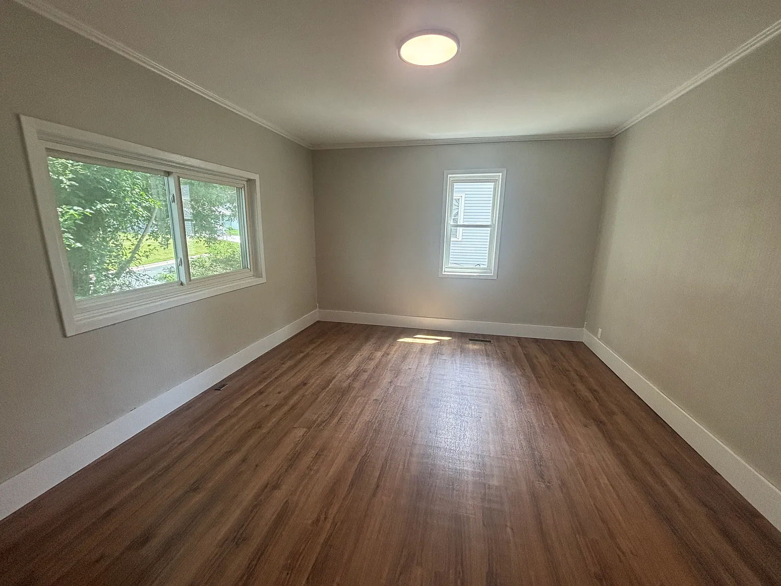 4 bed, 1368 sqft, $2,100 — Photo 2