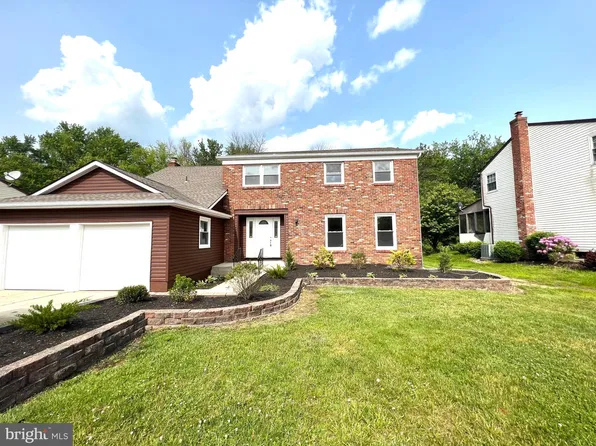 7 N Green Acre Dr, Cherry Hill, NJ 08003
