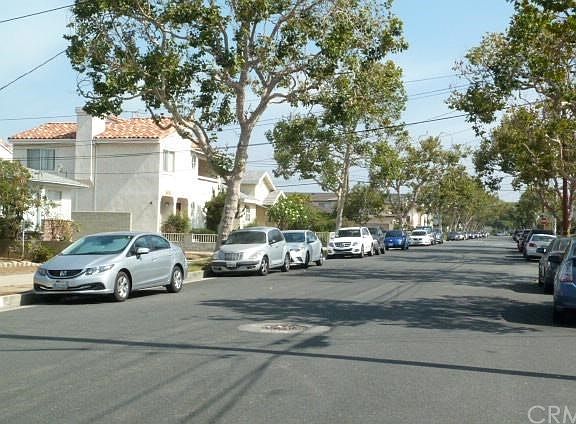nice street - desirable central Gardena