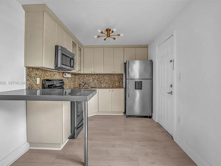 3245 Virginia St #24 — Photo 6