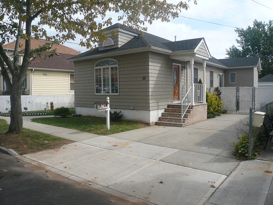 1st image of 52 Weed Ave