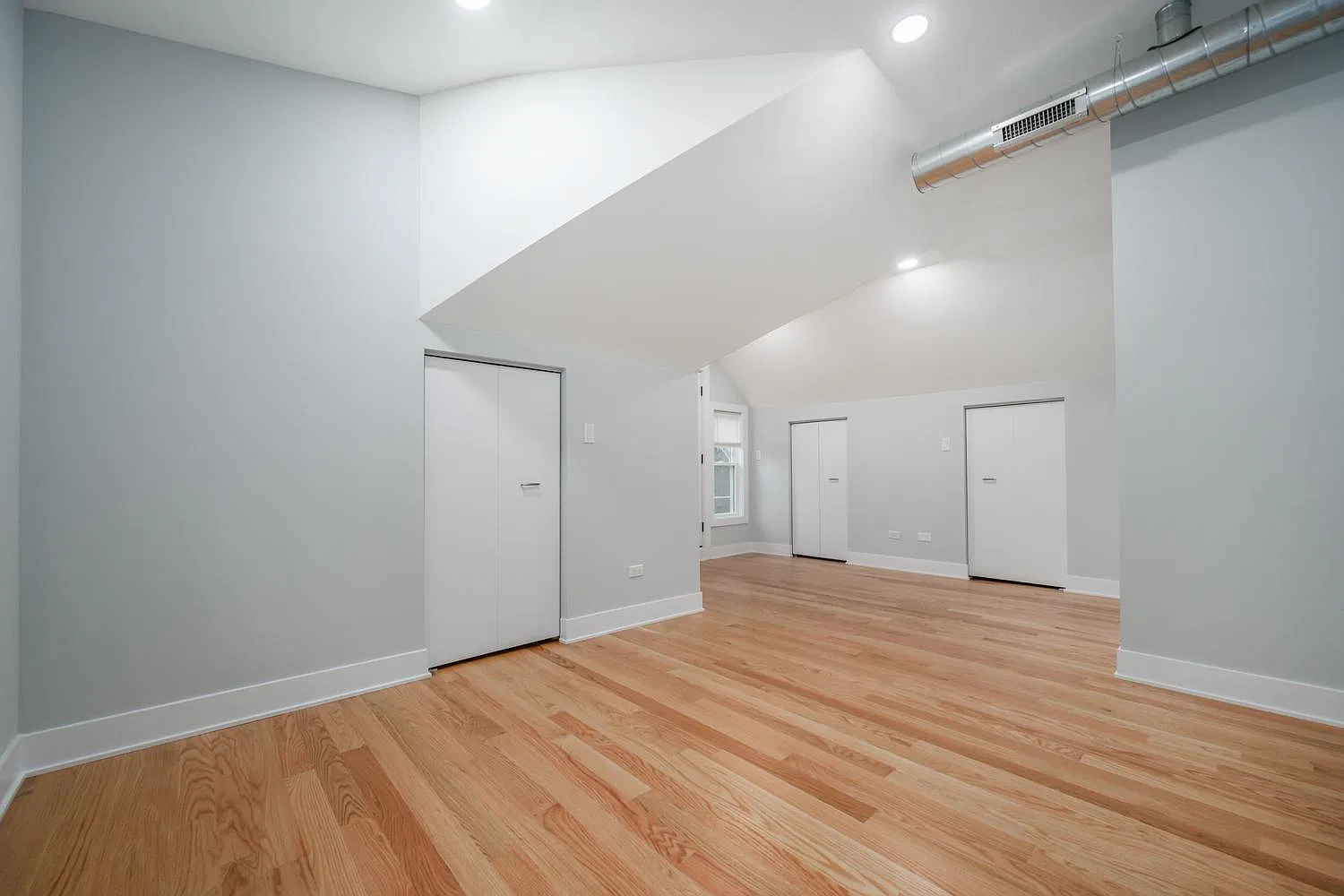 3 bed, 1600 sqft, $4,600 — Photo 2