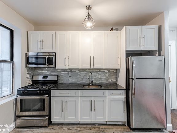 5th image of 494 Concord Ave #2A