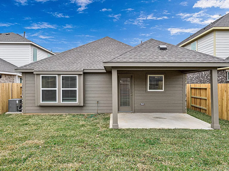 21259 Shore Bluff Dr — Photo 13