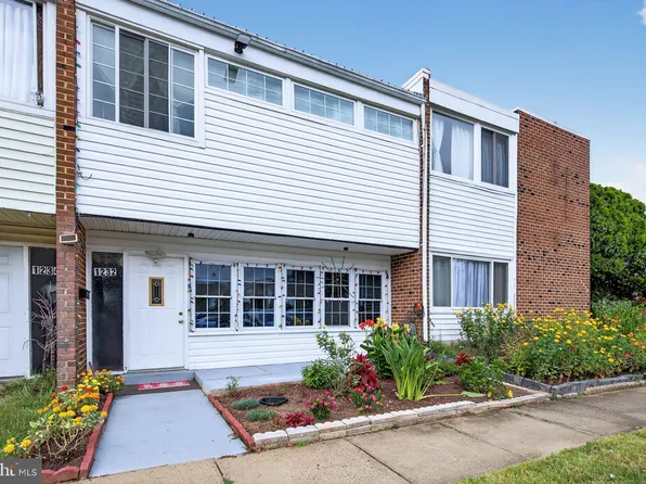 1232 Wilshire Dr, Herndon, VA 20170