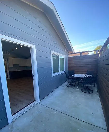 944 Bruno St #2 — Photo 6