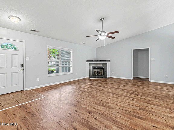 4th image of 118 Magnolia Ln