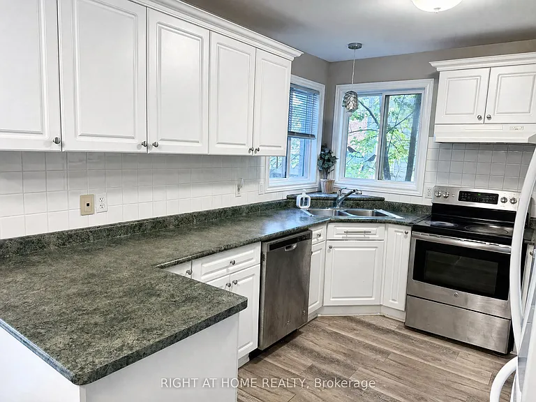 890 Guildwood Blvd — Photo 10