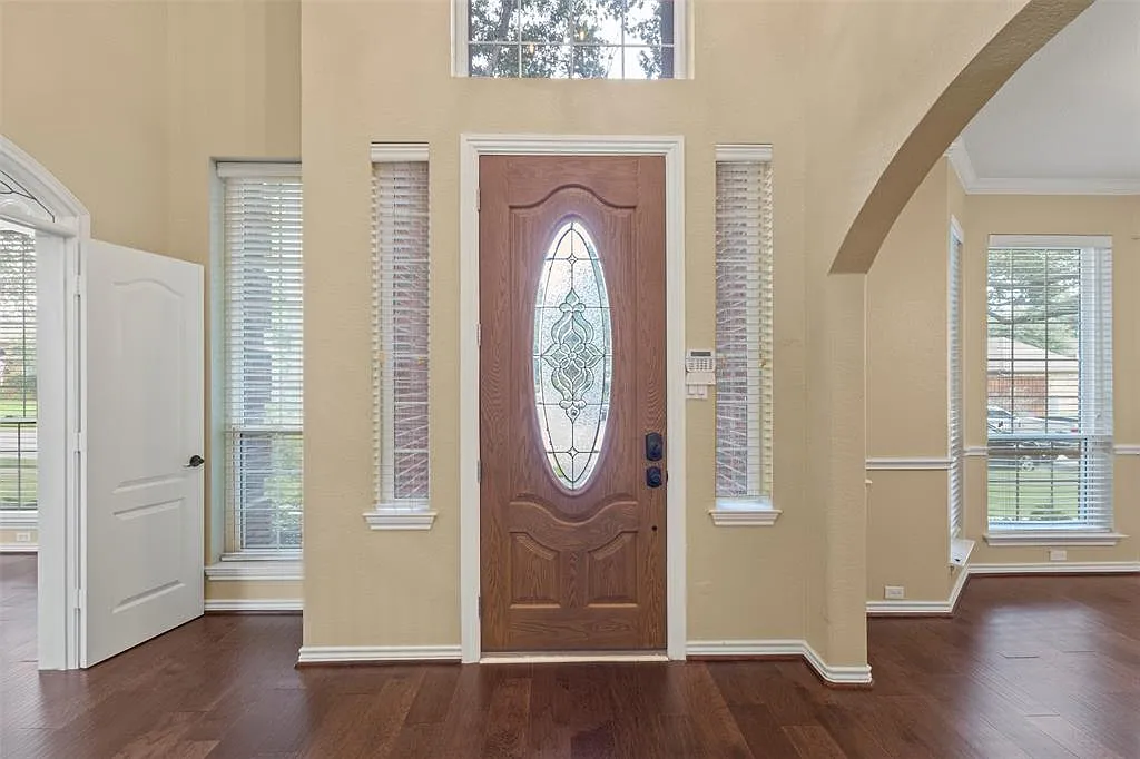 4 bed, 2.5 bath, 2583 sqft, $2,995 — Photo 4