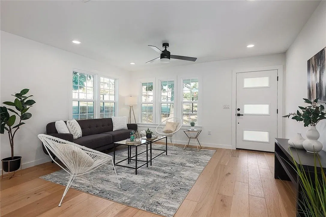 3 bed, 1.0 bath, 1138 sqft, $2,395 — Photo 4